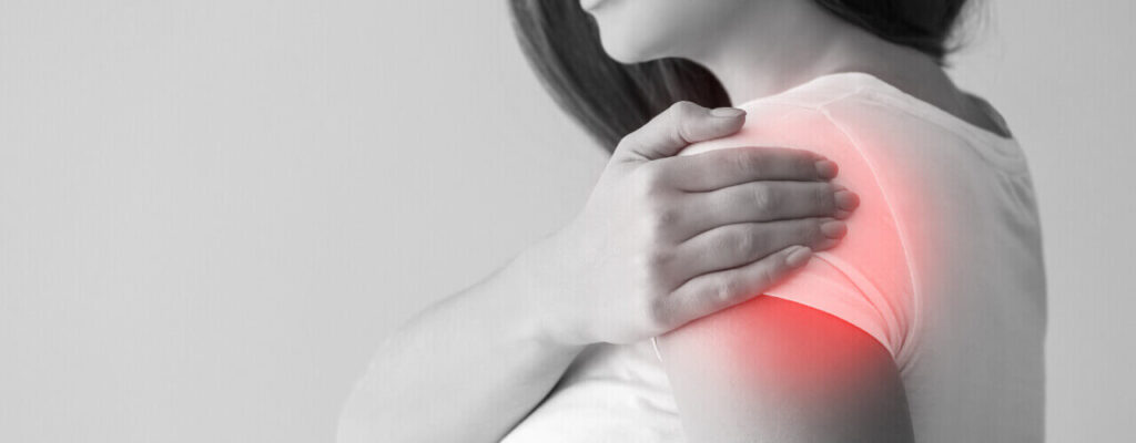 https://southcoastphysiotherapy.ca/wp-content/uploads/2022/01/5-Reasons-Your-Shoulder-Hurts-1024x400.jpg